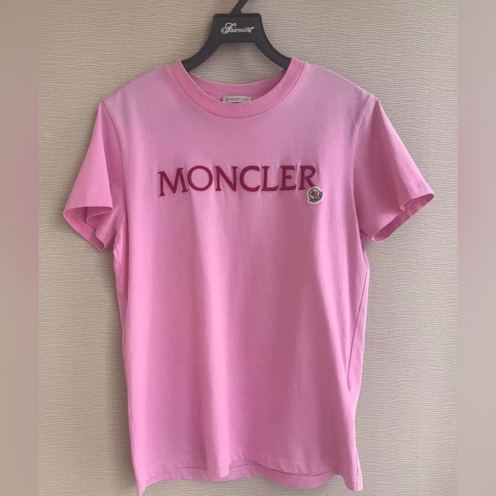 🚩steal Authentic Moncler Pink Tee with Red Logo